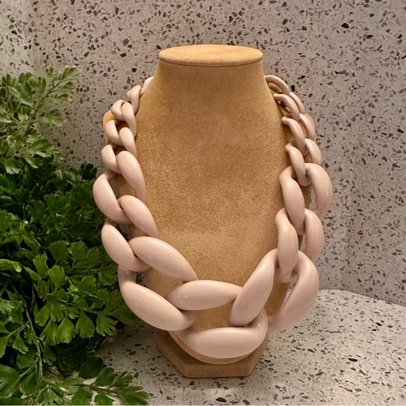 Jewelry - Blush pink large link Lucite necklace